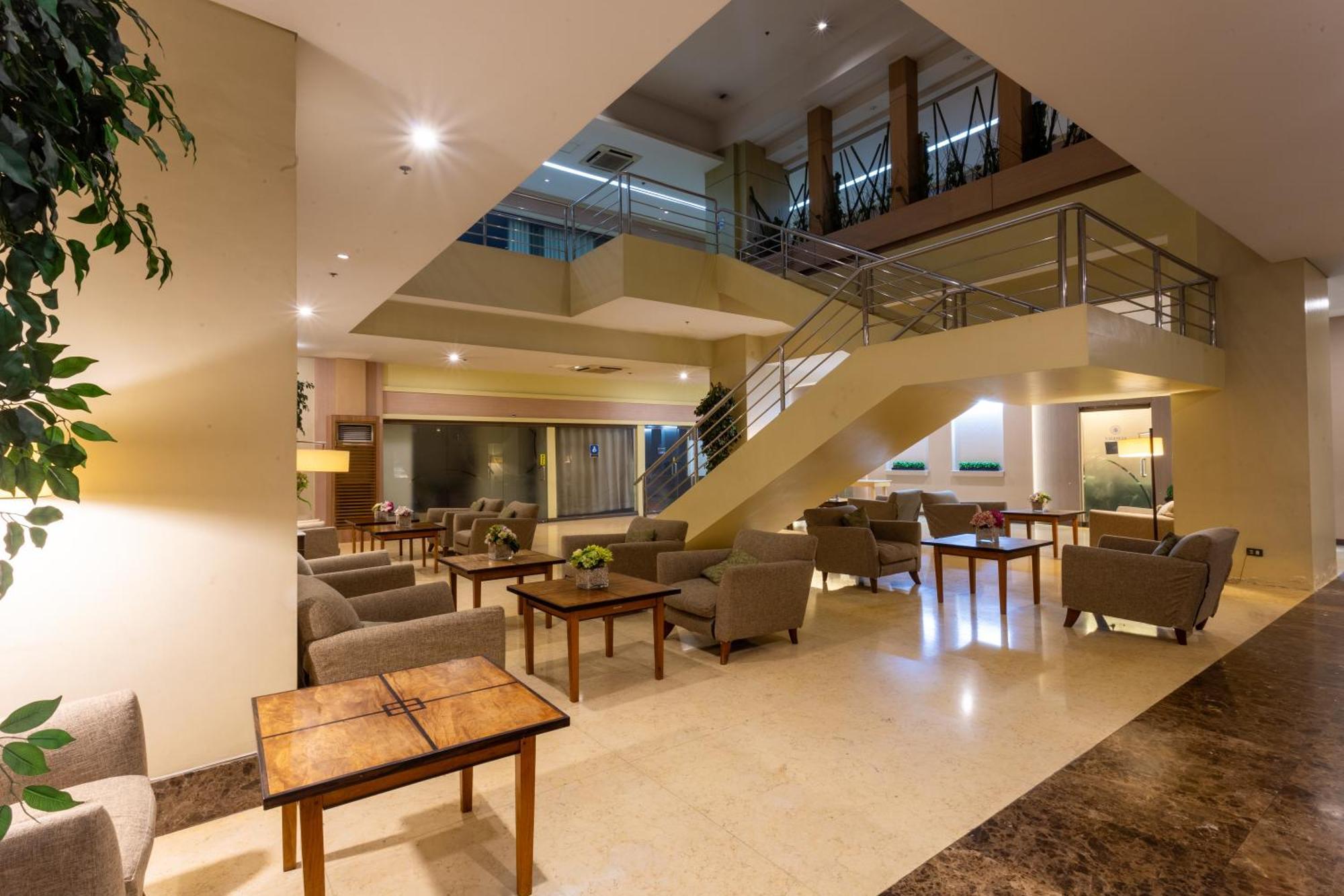 La Breza Hotel Quezón by Eksteriør bilde