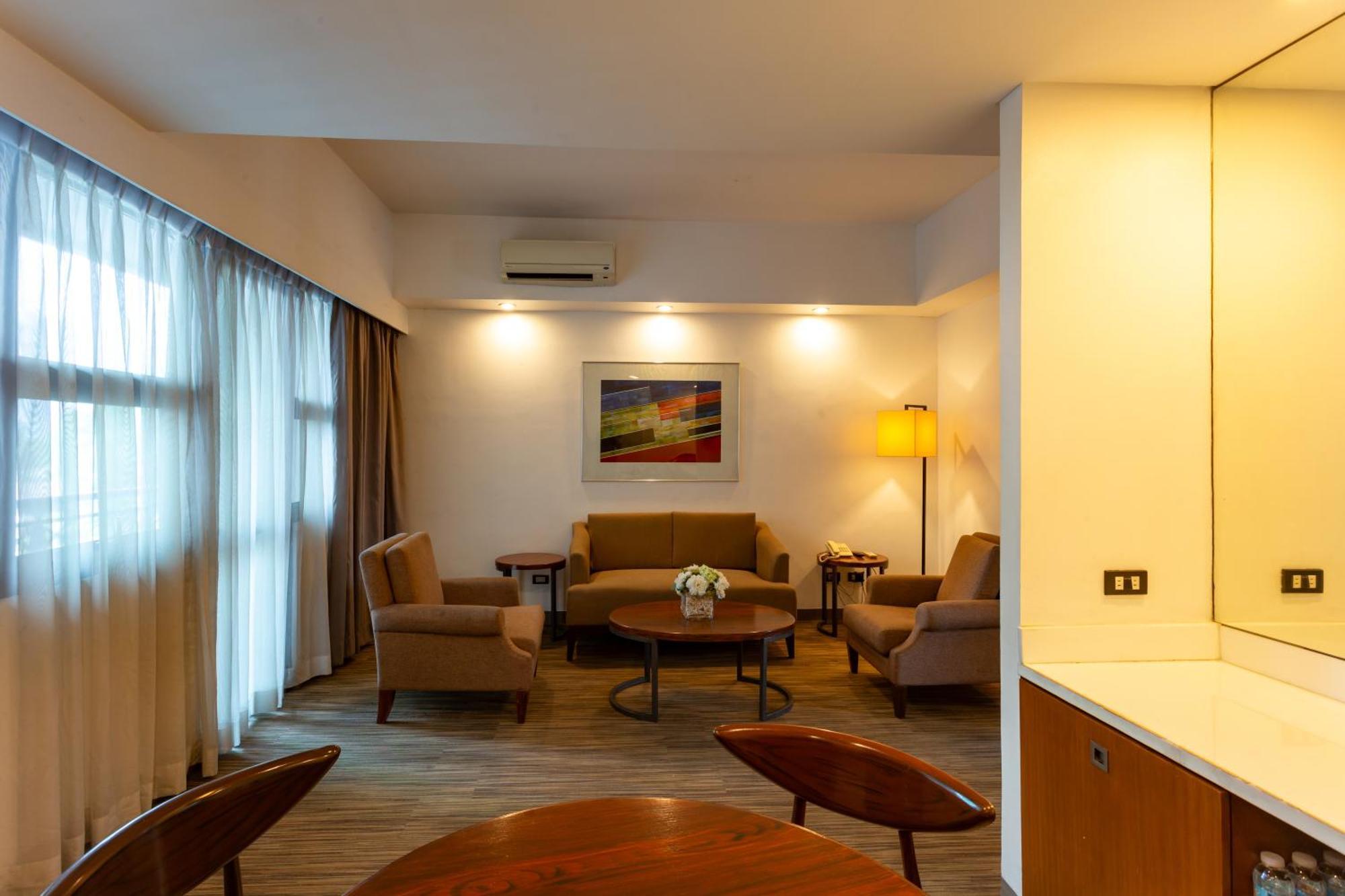 La Breza Hotel Quezón by Eksteriør bilde